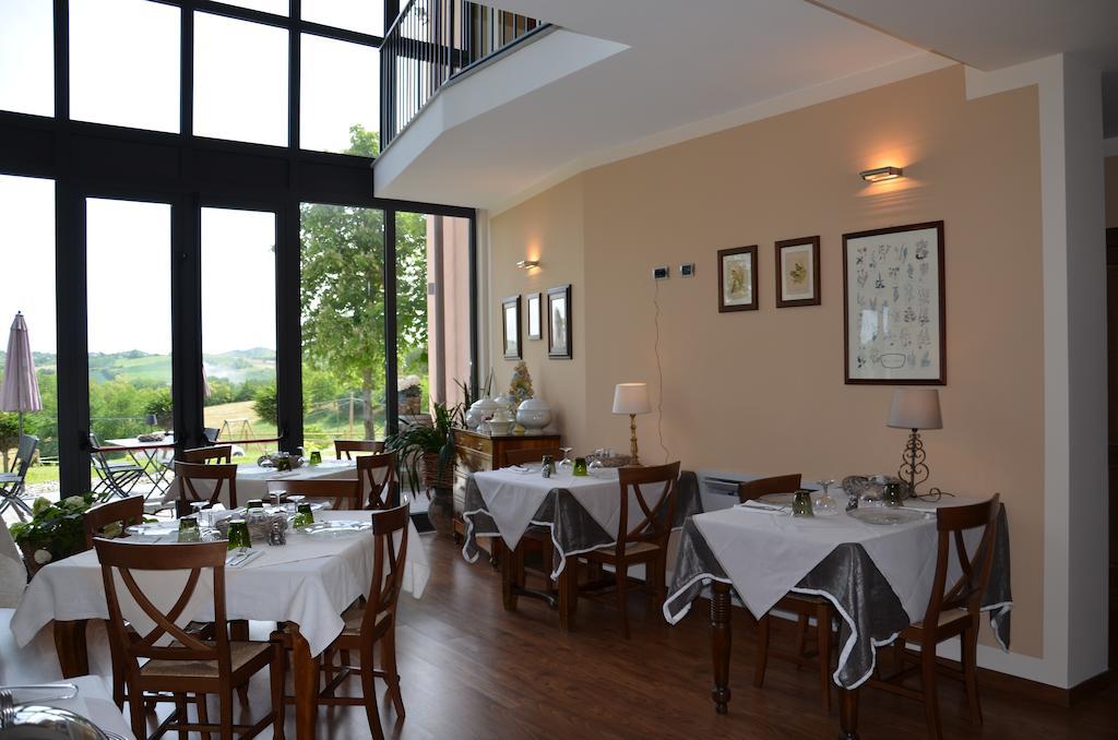 Hotel Cascina Castagneto CastellʼAlfero Exteriér fotografie