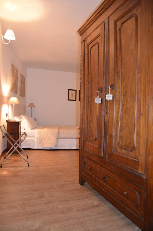 Hotel Cascina Castagneto CastellʼAlfero Pokoj fotografie