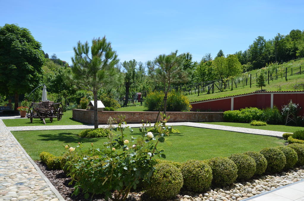 Hotel Cascina Castagneto CastellʼAlfero Exteriér fotografie