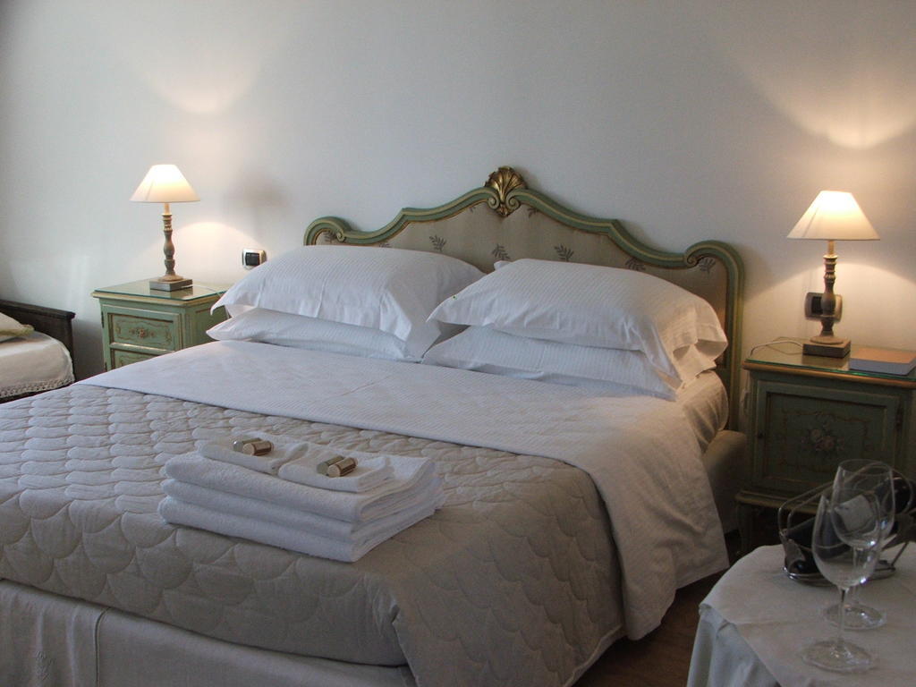 Hotel Cascina Castagneto CastellʼAlfero Exteriér fotografie