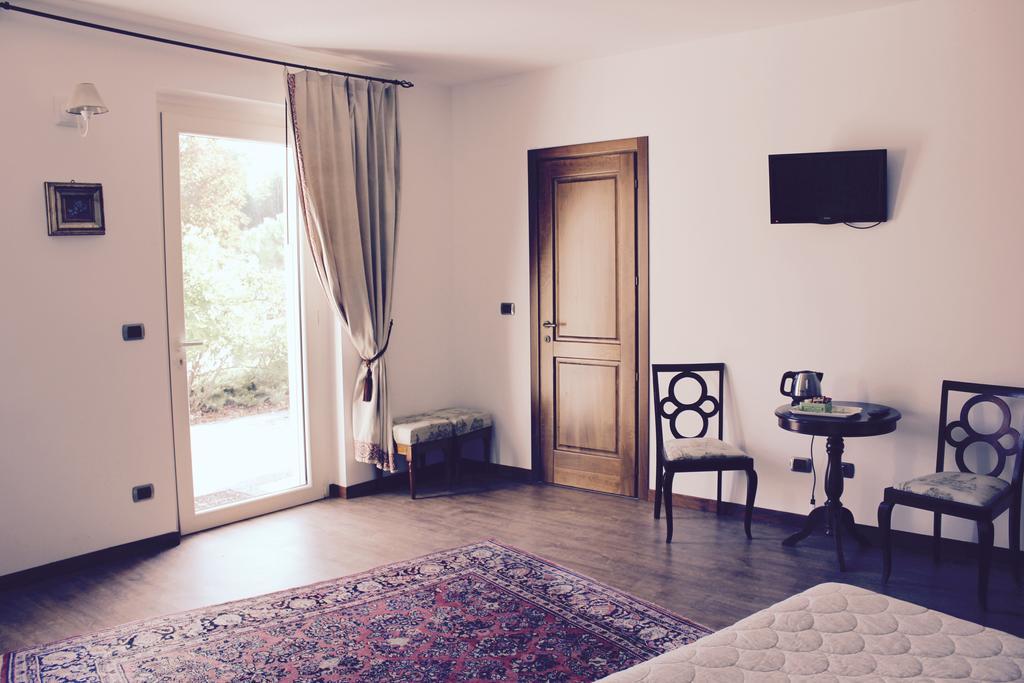 Hotel Cascina Castagneto CastellʼAlfero Exteriér fotografie