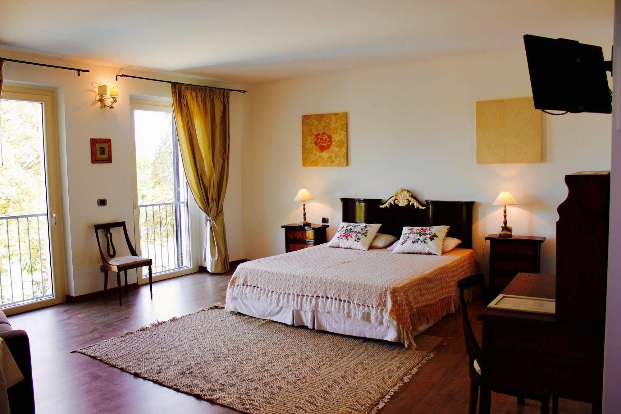 Hotel Cascina Castagneto CastellʼAlfero Exteriér fotografie
