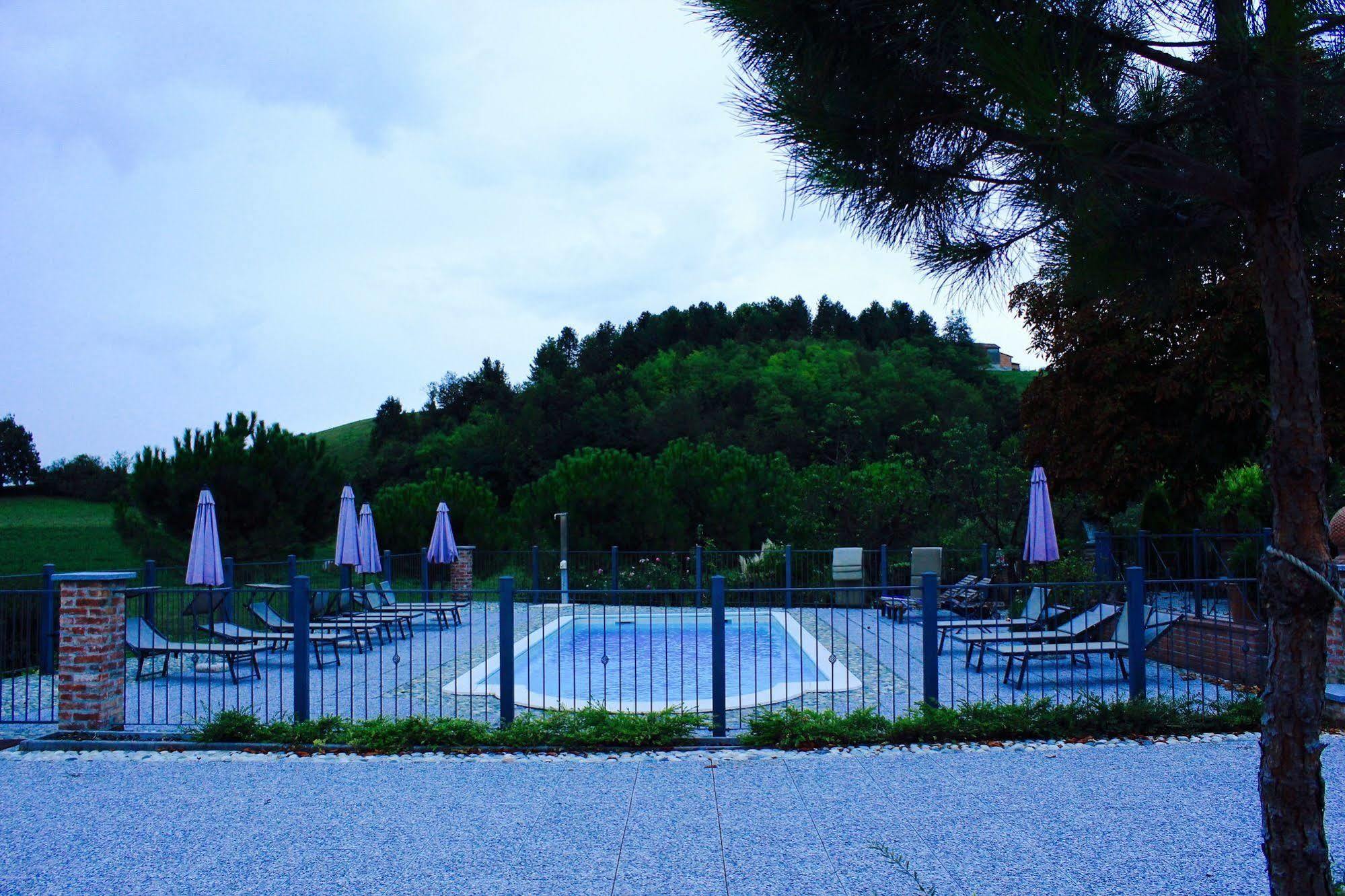 Hotel Cascina Castagneto CastellʼAlfero Exteriér fotografie