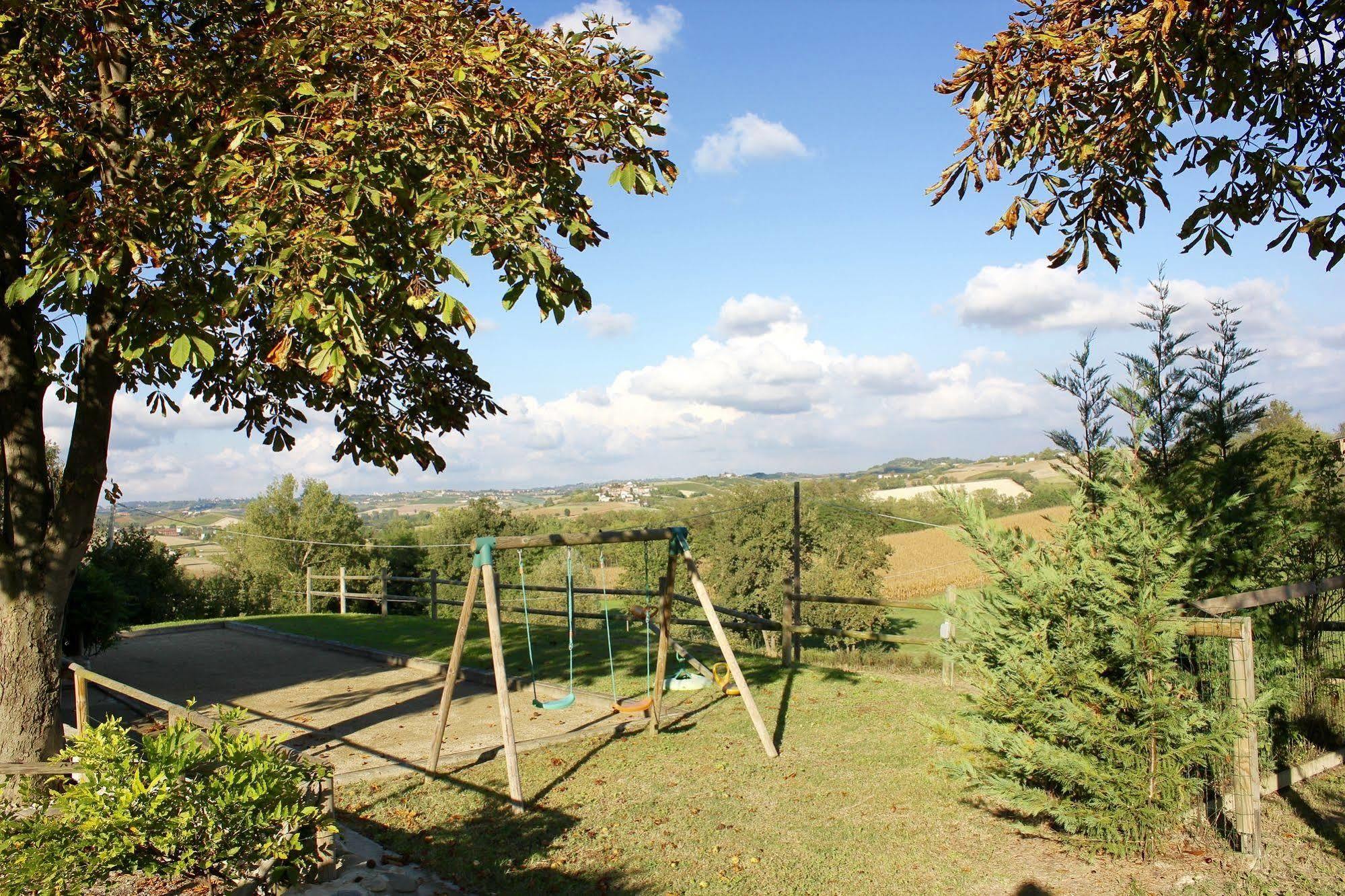 Hotel Cascina Castagneto CastellʼAlfero Exteriér fotografie